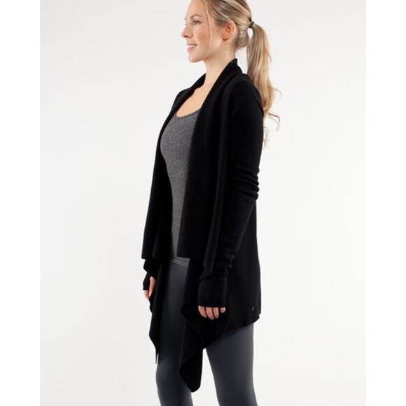 Lululemon Cascade Cardigan Reflection Wrap in Black - Picture 3 of 13
